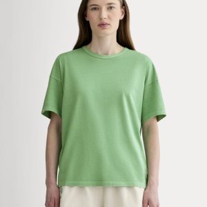 The Boyfriend Tee in Essential Cotton | Green Garment Dye