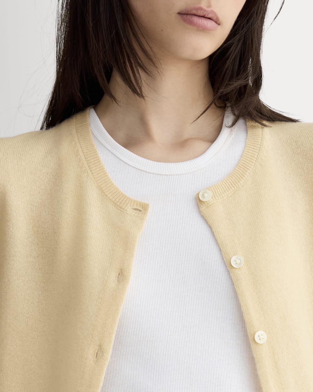 The Classic Cardigan in Cashmere | Creme - Image 4