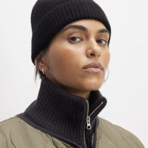 The Cashmere Fine Rib Beanie |  Black