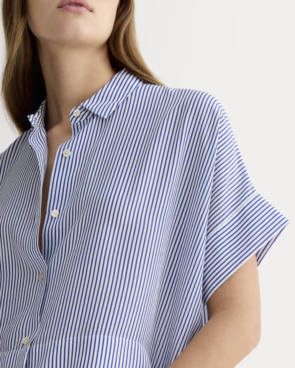 The Boxy Shirt in Washable Silk | Blue / White - Image 4