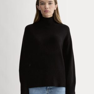 The Boxy Turtleneck in Cashmere | Black