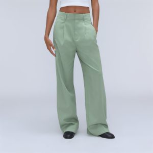The Draper Pleated Pant in Buttersmooth | Lily Pad | 32 Inseam