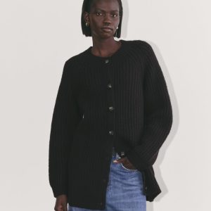 The Fisherman Cardigan in Cloud | Black